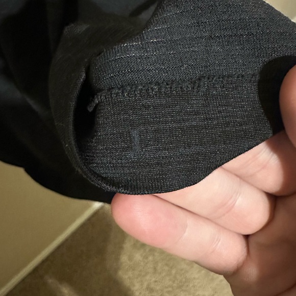 Lululemon Men’s Black Metal Vent Tech T-Shirt - Picture 4 of 4